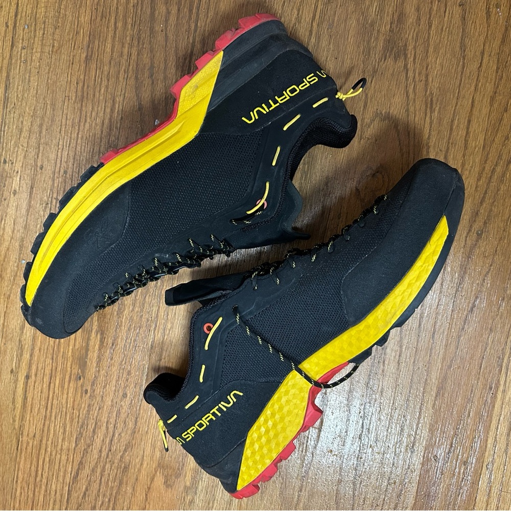 La Sportiva TX Guide Approach Shoes - US 12 / EU 45.5 - Black/yellow